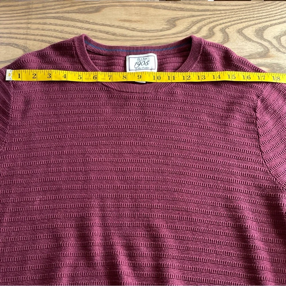 Jos A Bank Textured Pull Over Sweater Burgundy Crewneck‎
